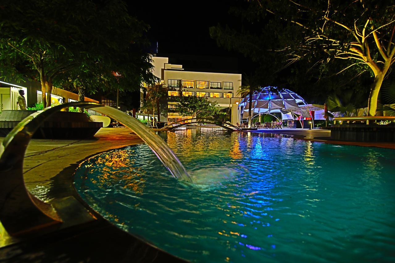 The Emerald Club ,Rajkot Exteriör bild