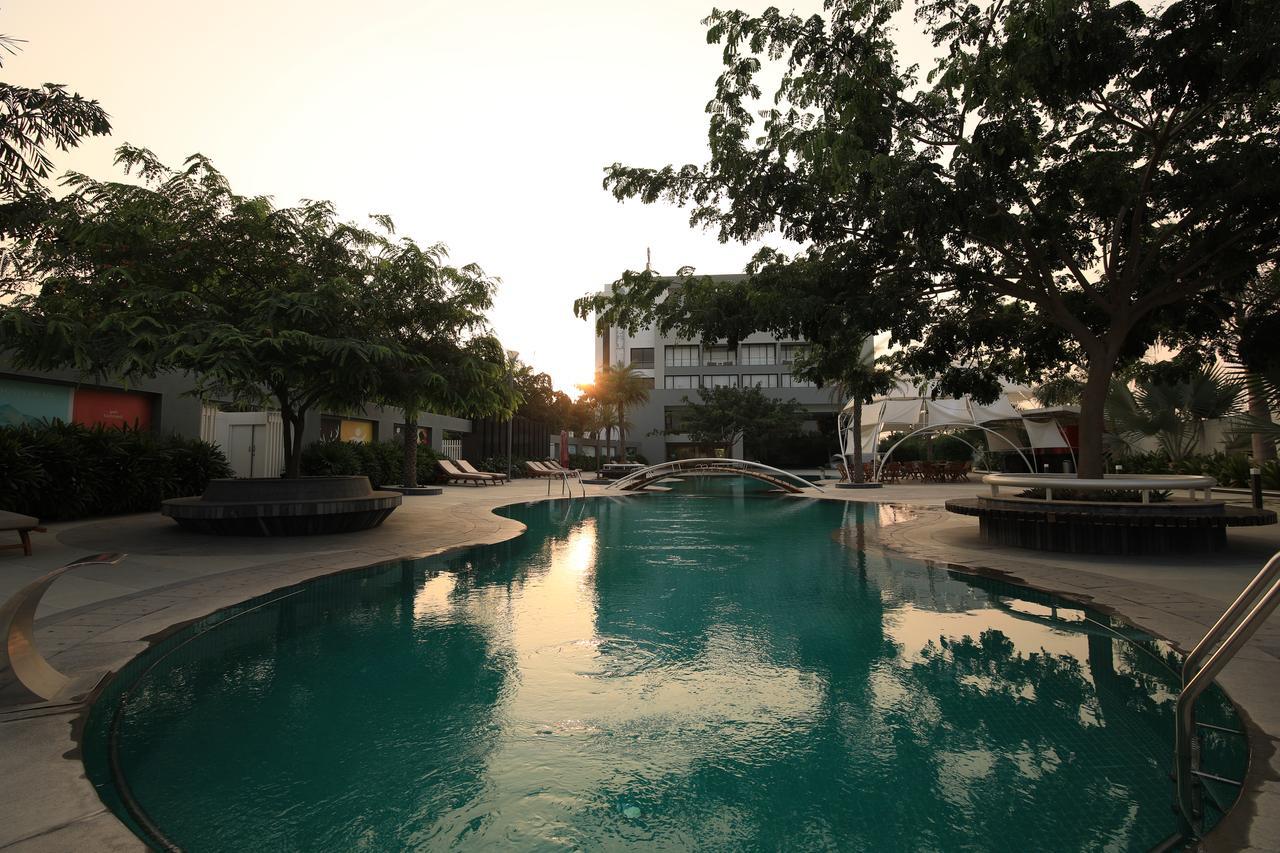 The Emerald Club ,Rajkot Exteriör bild
